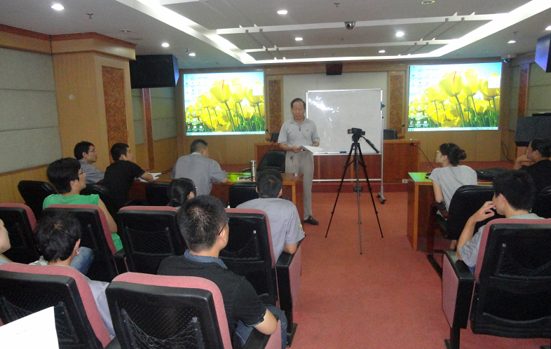 變壓器事業(yè)部對生產(chǎn)員工進(jìn)行專項(xiàng)培訓(xùn)